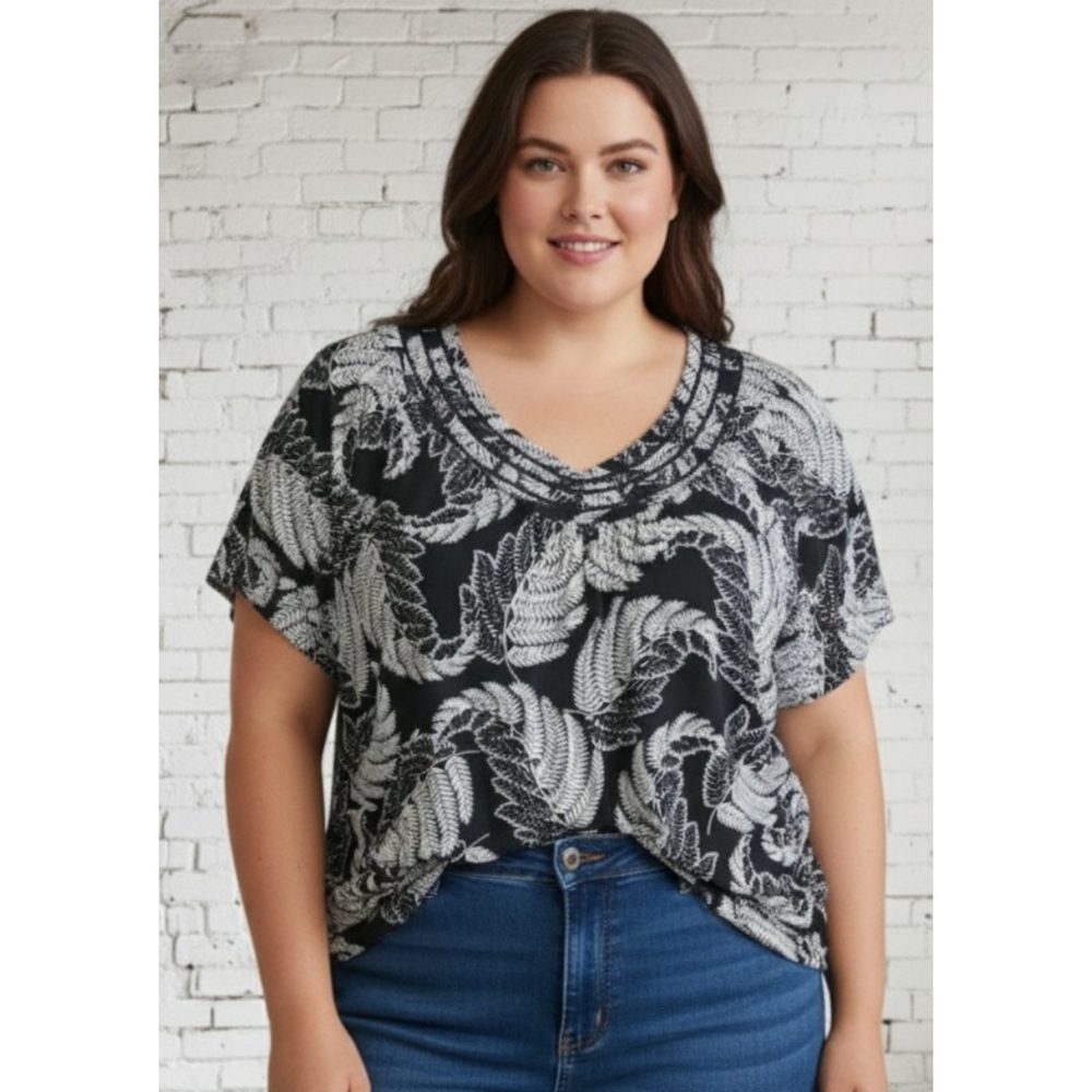 East 5th Scoop Neck Palm Leaf Short Sleeve Blouse Black & White Size 2X